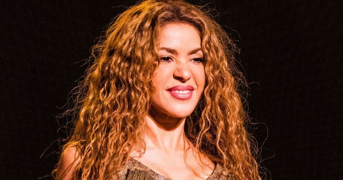 O segredo do cabelo ondulado e volumoso de Shakira: produto de beleza da colombiana vende no Brasil e custa menos de R$ 100