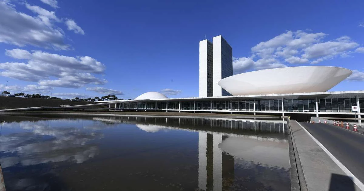 PL para distribuir médicos pelo país não avança