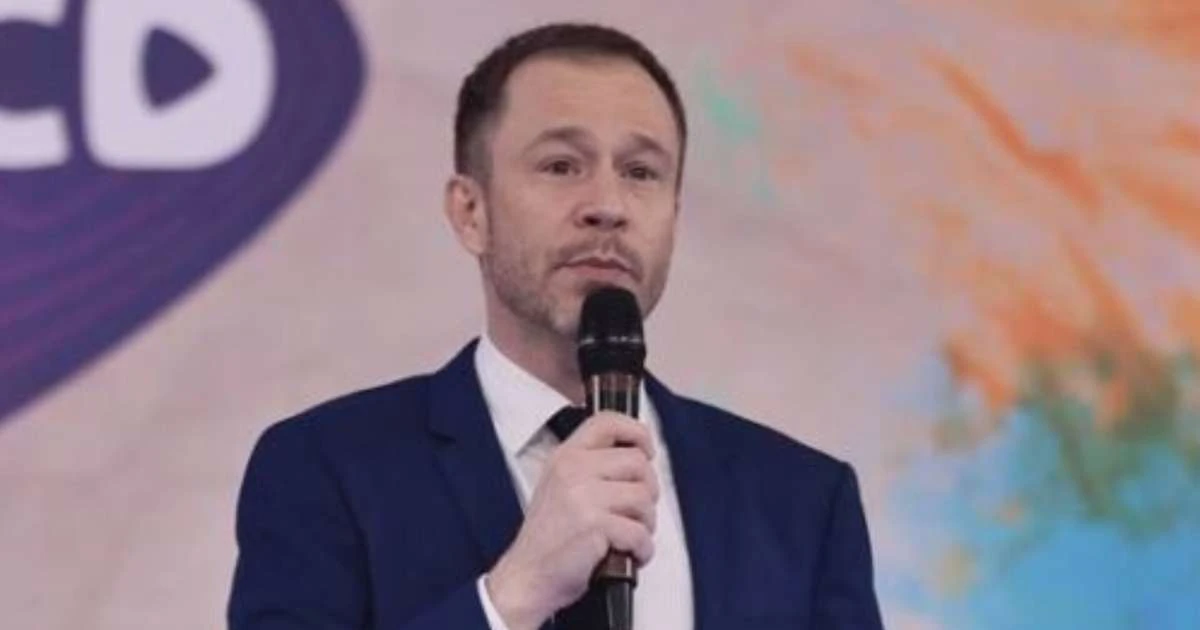 Tiago Leifert faz revelação no palco do 'Teleton' e surpreende público: 'Uma confissão...'