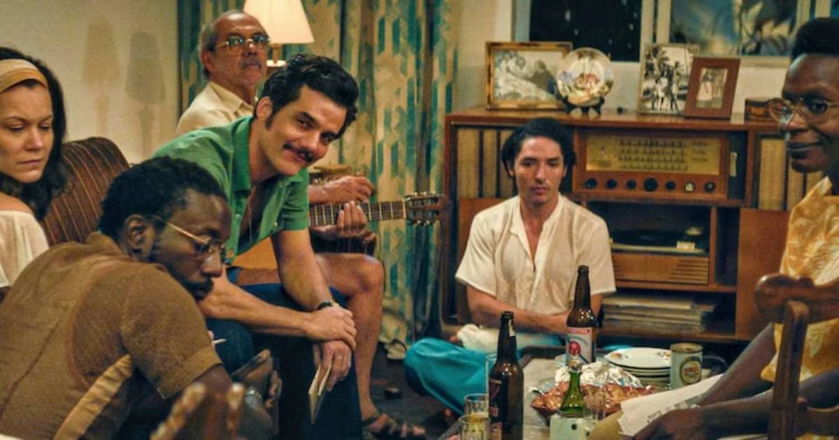 Primeira exibição de 'O Agente Secreto' em SP tem apresentação de atores do filme e sessão lotada