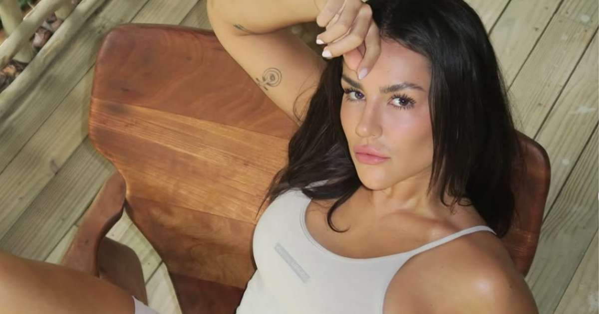 Kéfera comenta receio de expor namoro com mulher: 'Não é saudável para mim'