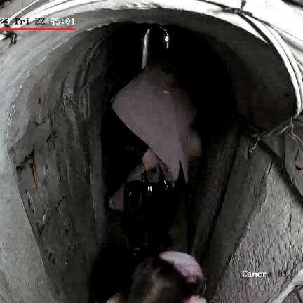 Israel divulga vídeo da família de líder do Hamas usando bolsa de luxo e 'túnel VIP' em Gaza