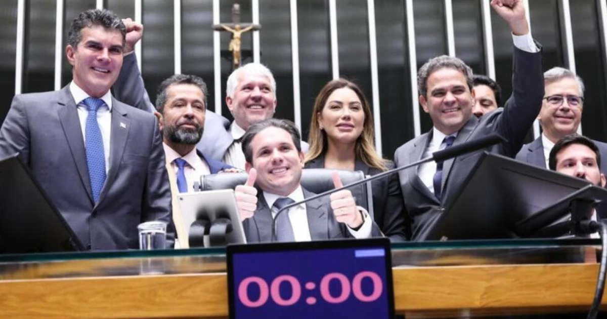 Antes de eleições, novo 'pacote da destruição' no Congresso ameaça política ambiental no Brasil
