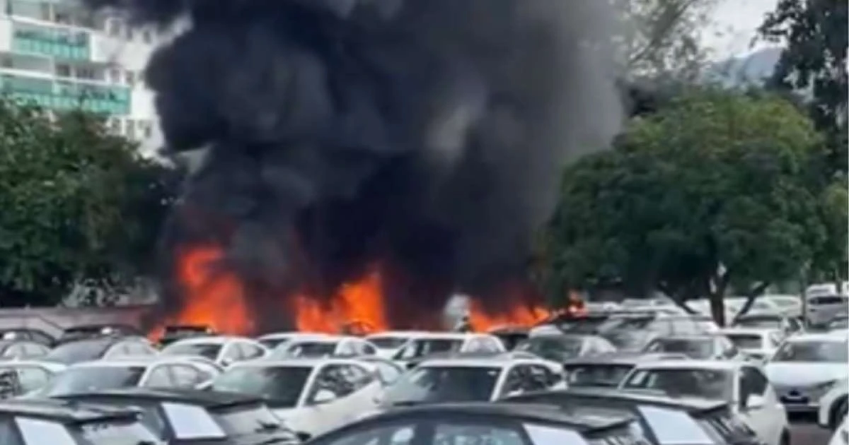 Dois helicópteros colidem no ar e causam explosão no Rio; seis pessoas morreram