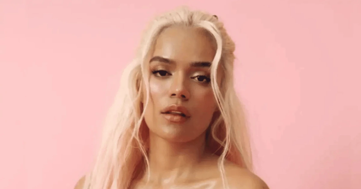 Karol G está bem incomodada com críticas ao seu novo single