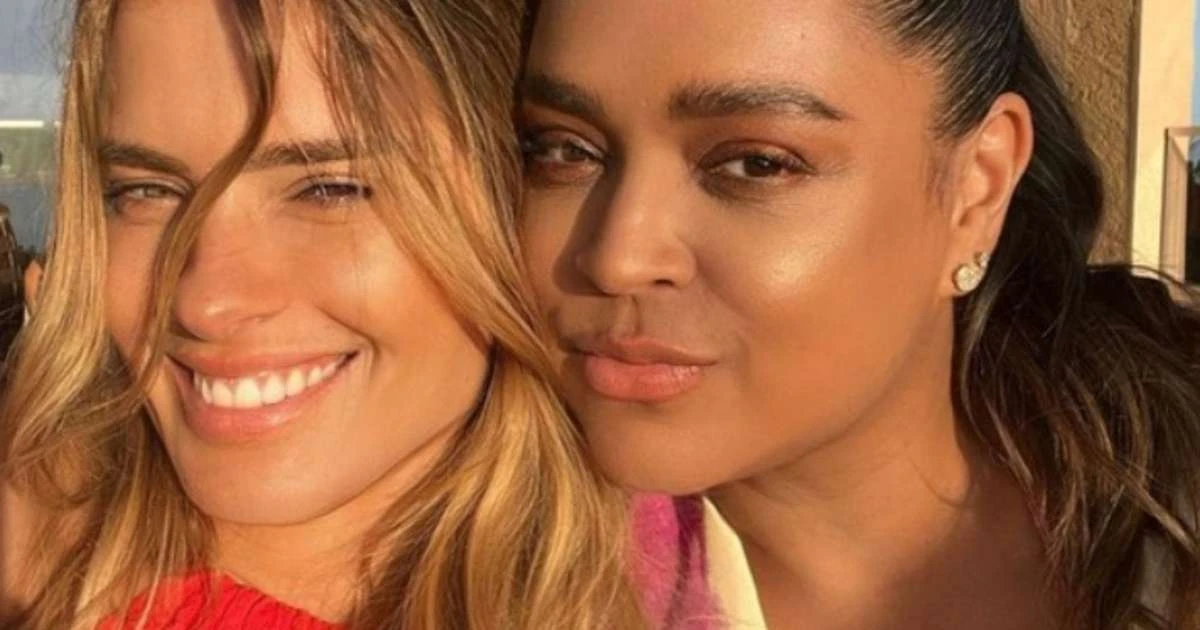 Carolina Dieckmann se declara para Preta Gil após nova internação da cantora: 'Te amo infinito'