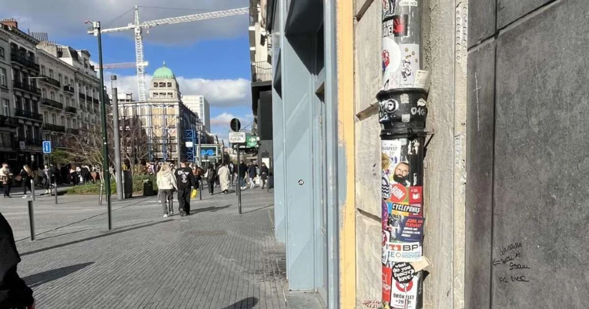 Cano usado por eurodeputado húngaro para fugir de orgia gay vira atração turística em Bruxelas
