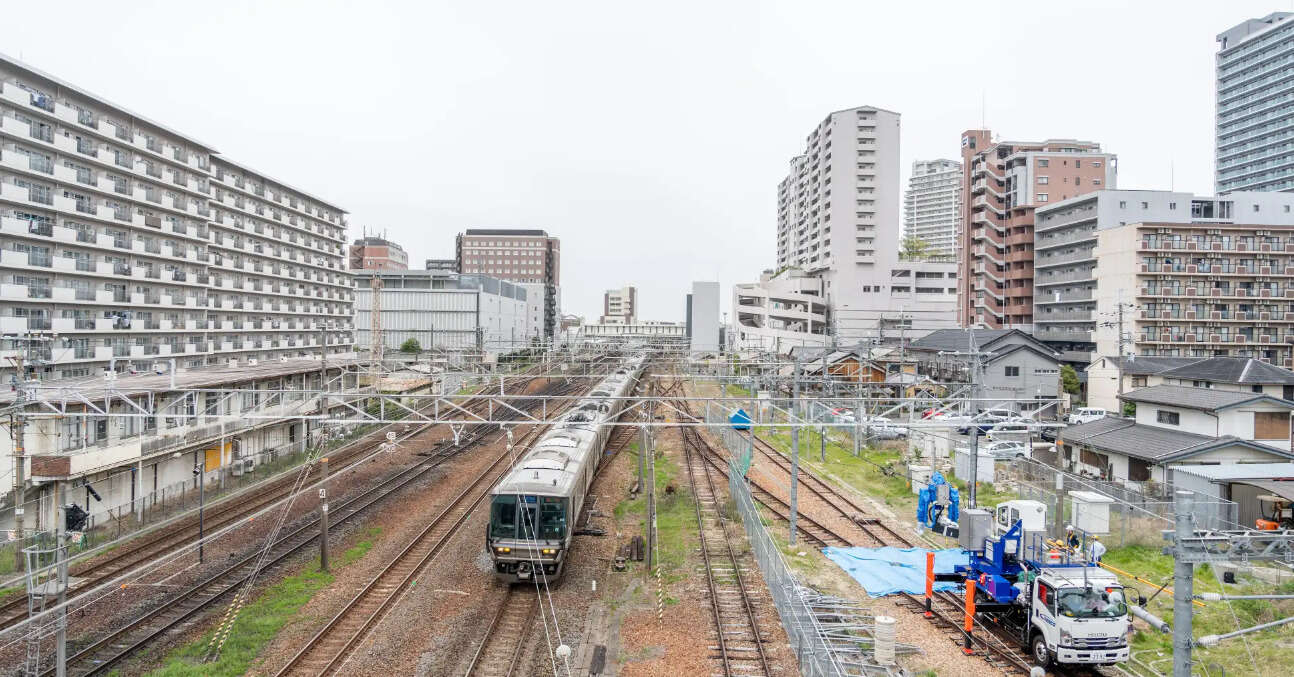 なぜ”人型ロボット”を採用？　鉄道保守の人手不足、JR西日本の打開策を聞く