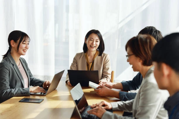 出世に「人脈」は必要か？　若手ほど「人脈づくり」にリスクを感じる理由とは