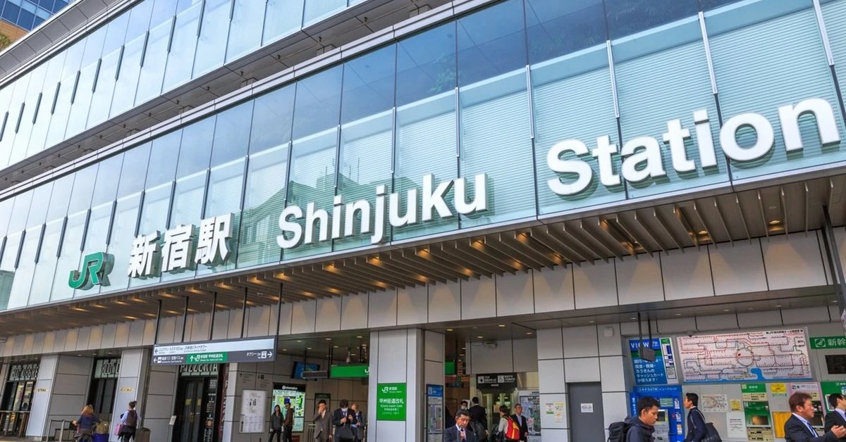 “迷宮化”が進む新宿駅　人々がまともに歩けるのはいつなのか
