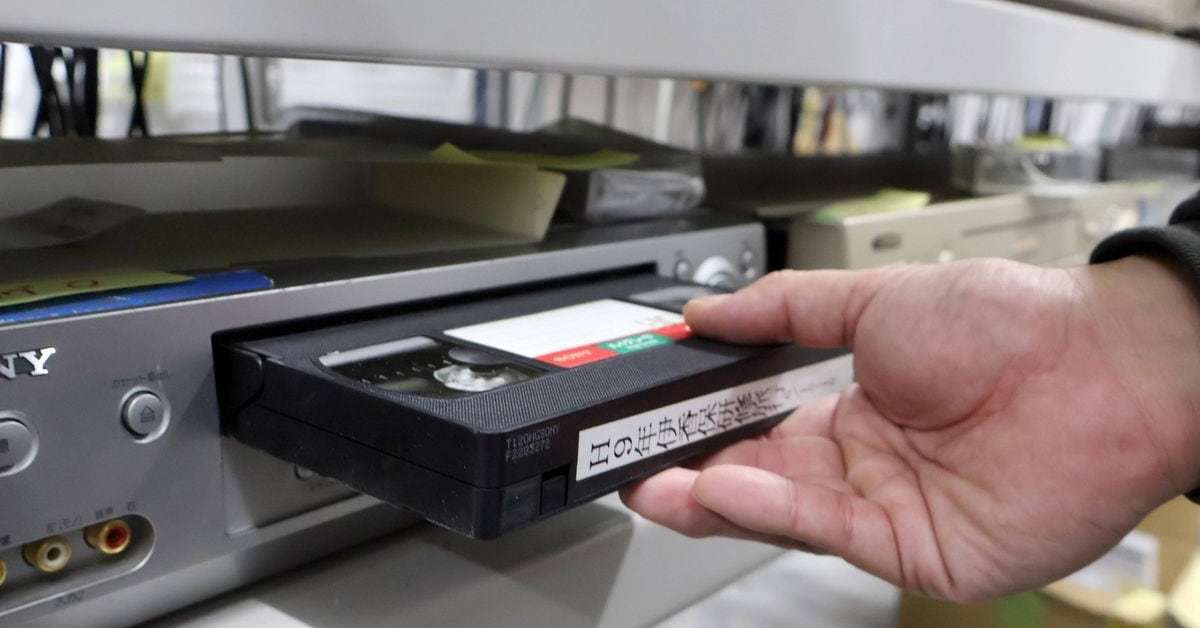 VHS「2025年問題」思い出消滅の危機、テープの寿命はいつ尽きるのか