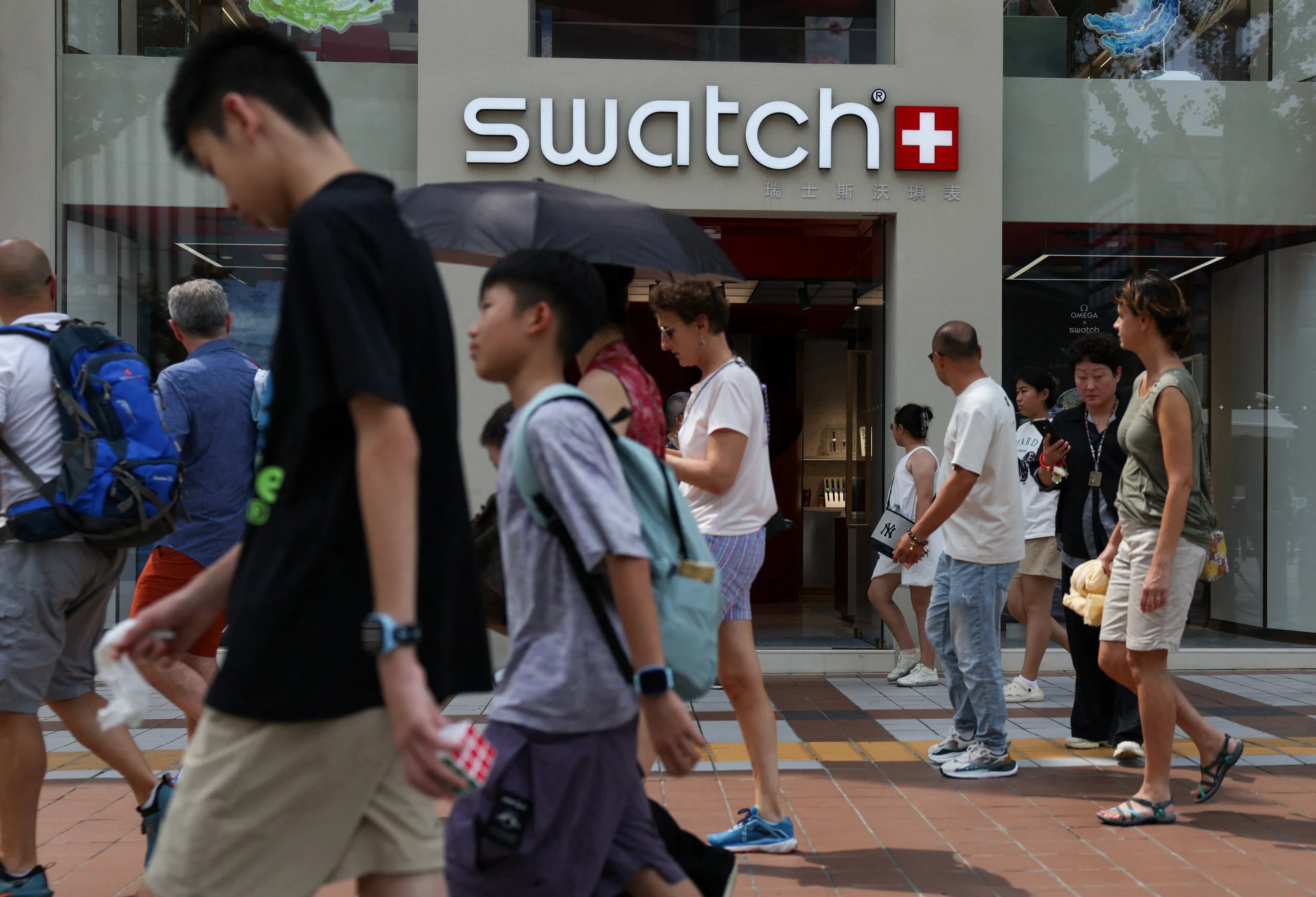 差別表現すら“バズ狙い”に　企業が「過激広告」に走る理由