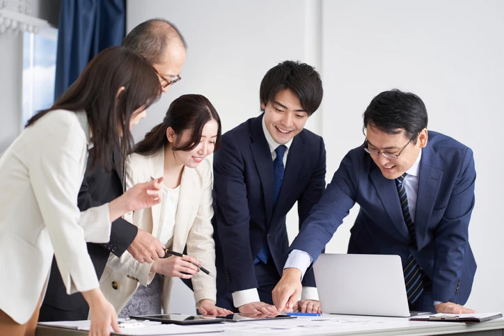 「背中を見て覚えろ」はもう限界　「職員激減」に向けて自治体DXに必要な「AIと共有する業務マニュアル」の作り方