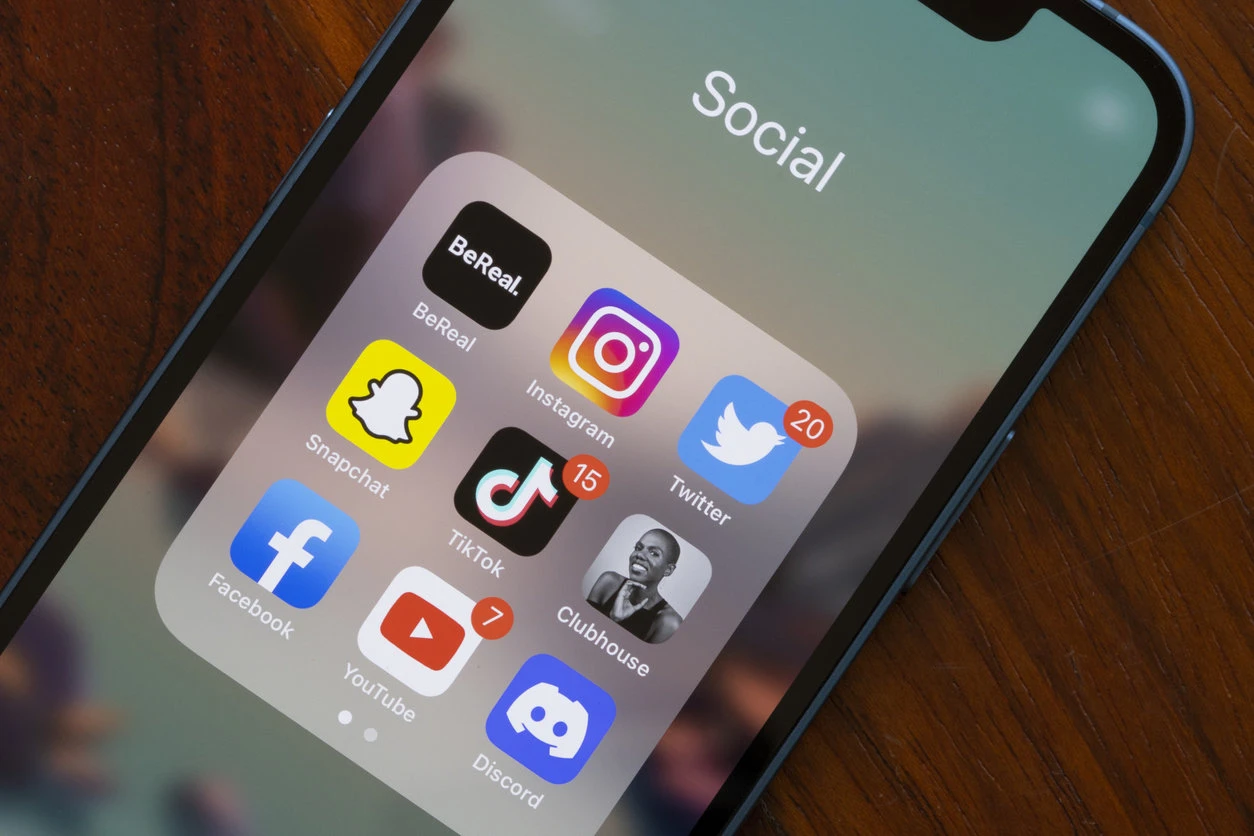 「スマホ禁止」では解決しない　西日本シティ銀行の「BeReal」情報漏えい騒動から学ぶ、たった1つの教訓