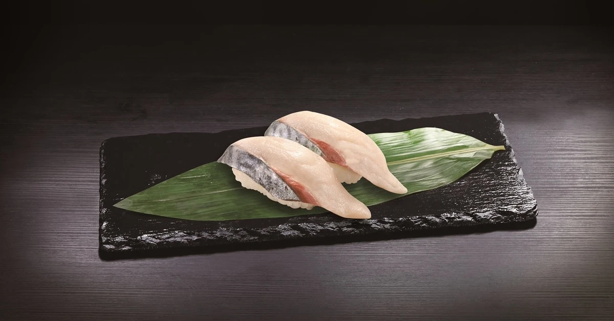 AIで餌やり自動化　くら寿司、通常の約2倍に育った「大型生さば」発売